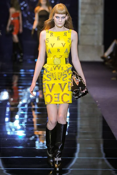 Look 30